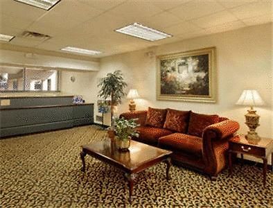 Howard Johnson Inn & Suites Columbus Interior photo